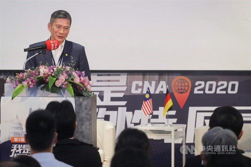 中央社第3屆「我是海外特派員」分享會10日在台北登場，文化部長李永得出席致詞表示，他從媒體記者出身，對這個活動特別有感觸，認為中央社多年來在經營團隊努力下，建立新聞品質和社會信賴度，同時也善盡社會責任，培養新一代記者和海外特派員。中央社記者裴禛攝　109年9月10日